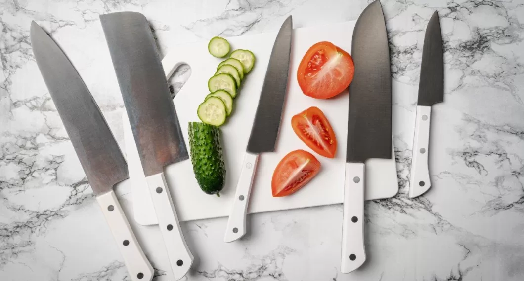 set of kitchen knives on the countertop